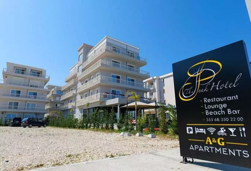 The Peak Hotel & Lounge