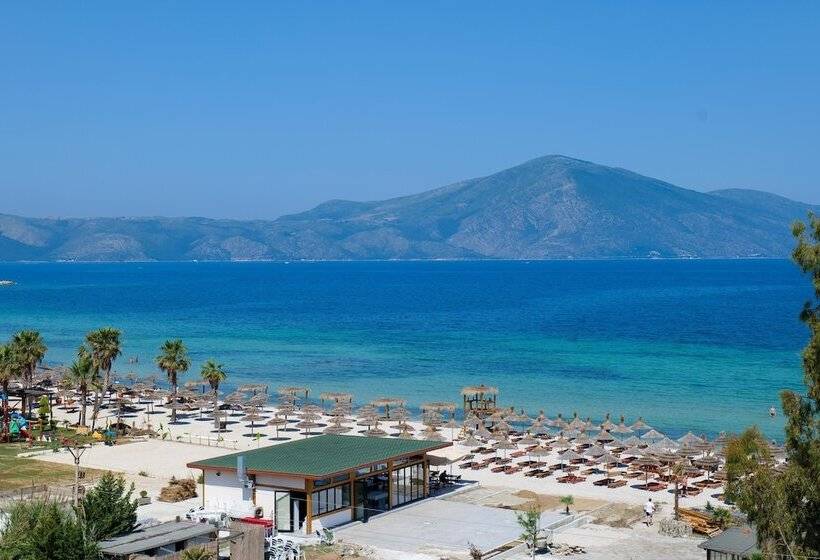 The Peak Hotel & Lounge