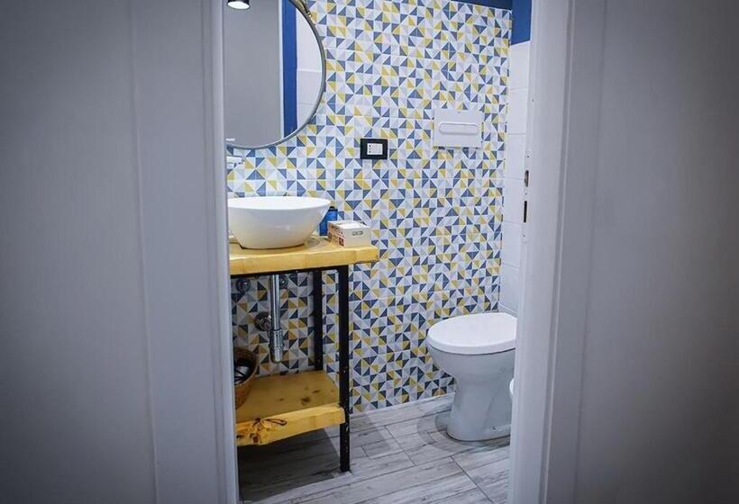 تختخواب و صبحانه Pizzofalcone43