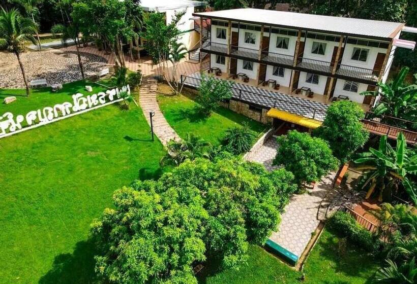 호텔 เพชรมณีกาญจน์ บีช รีสอร์ท