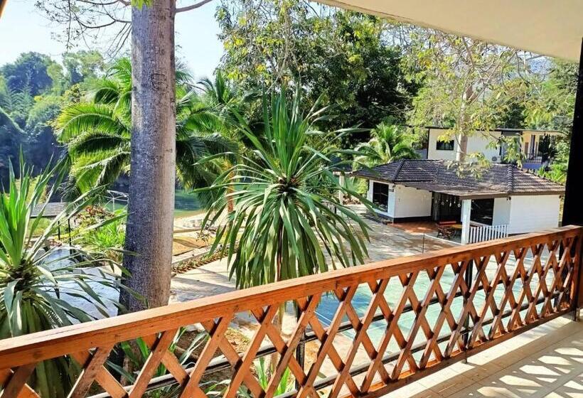 호텔 เพชรมณีกาญจน์ บีช รีสอร์ท