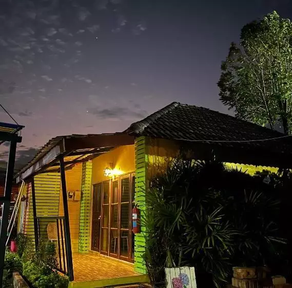 ホテル บ้านพักสิริ มุกดาหาร