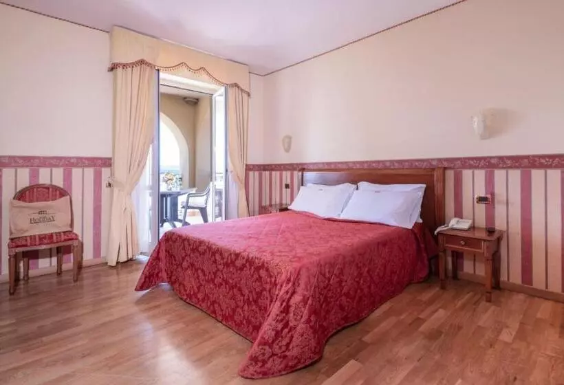 Hotelli Holiday Sul Lago