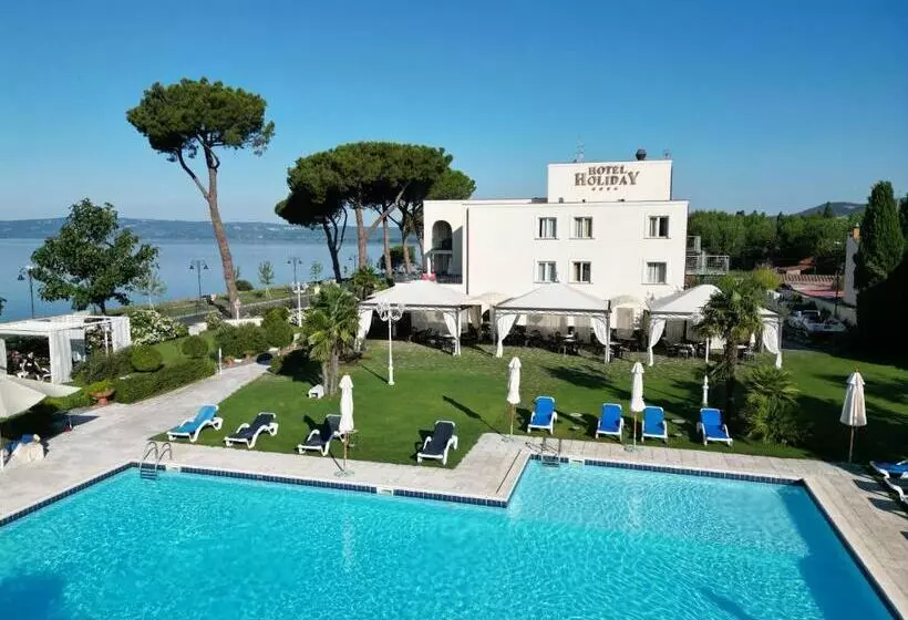 Hotelli Holiday Sul Lago