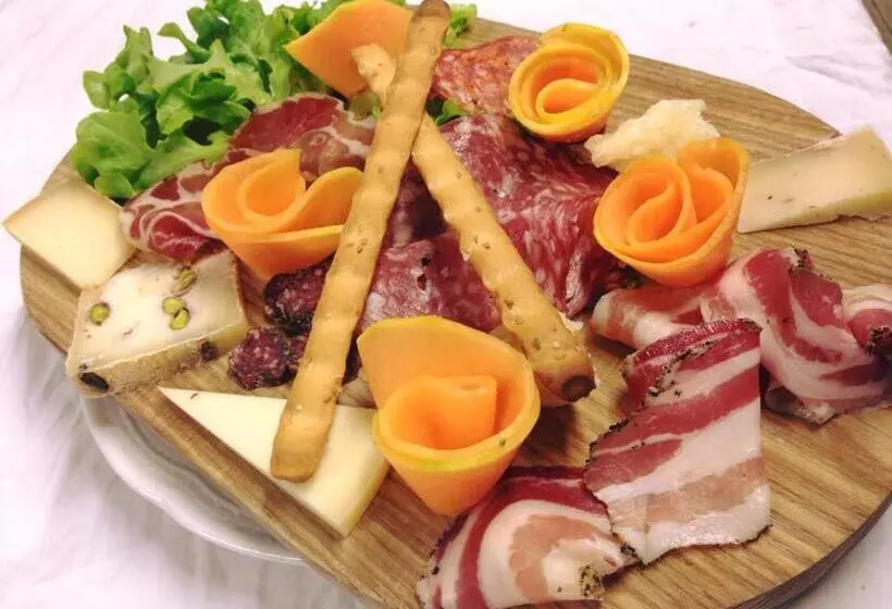 Hotelli Holiday Sul Lago