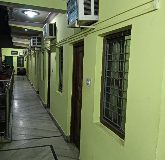 בית מלון כפרי Madhur New Tourist Lodge