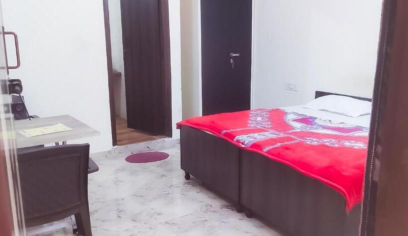 酒店 Maharaja   Near Majnu Ka Tilla