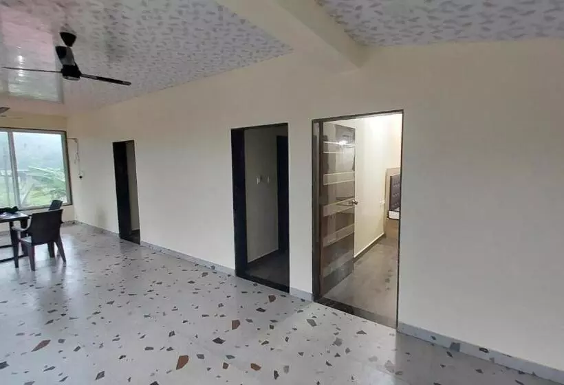 Hotelli Sushegad Guhagar Beach