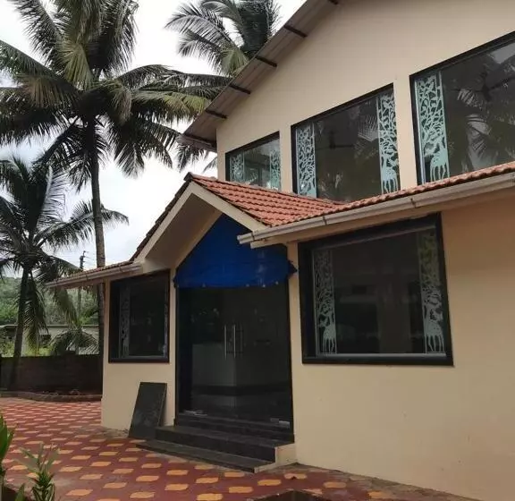 Hotelli Sushegad Guhagar Beach