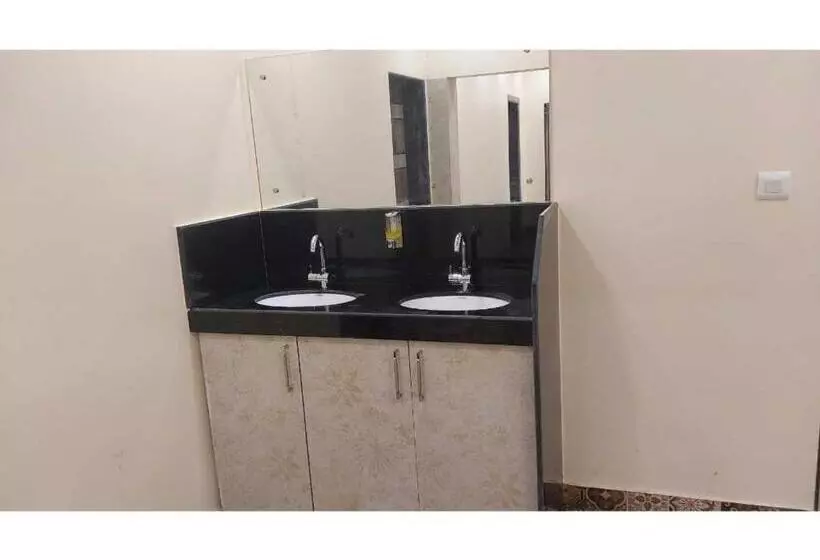 Hotelli Sushegad Guhagar Beach