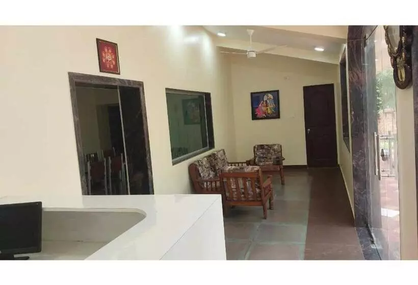 Hotelli Sushegad Guhagar Beach