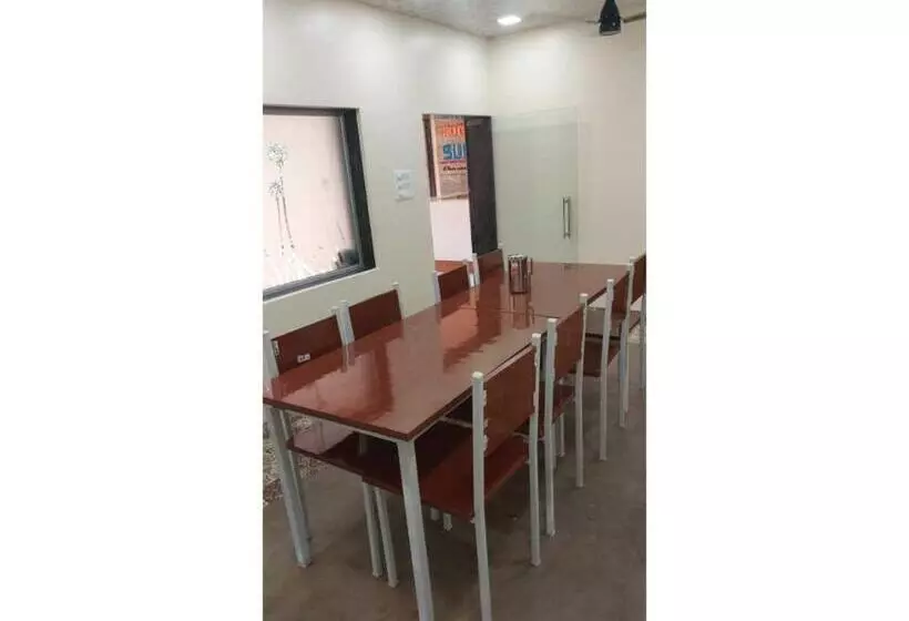 Hotelli Sushegad Guhagar Beach