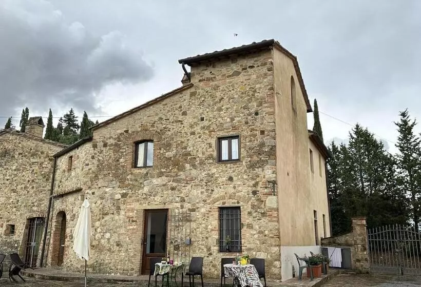 Hotelli Torraiolo Appartamento Borgo 3