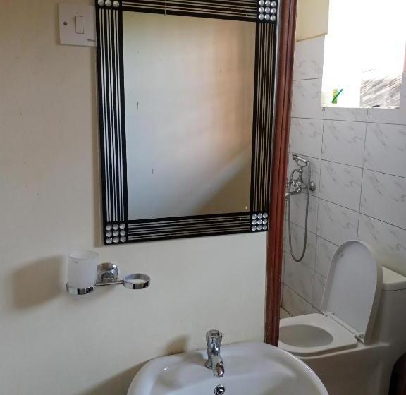 پانسیون Safari Lake View Apartments, Muyenga