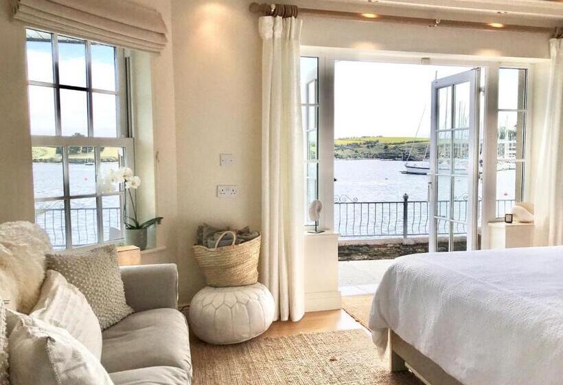 펜션 Waterfront Chic Studio