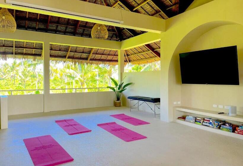 استراحتگاه Schönhouse Villa Siargao