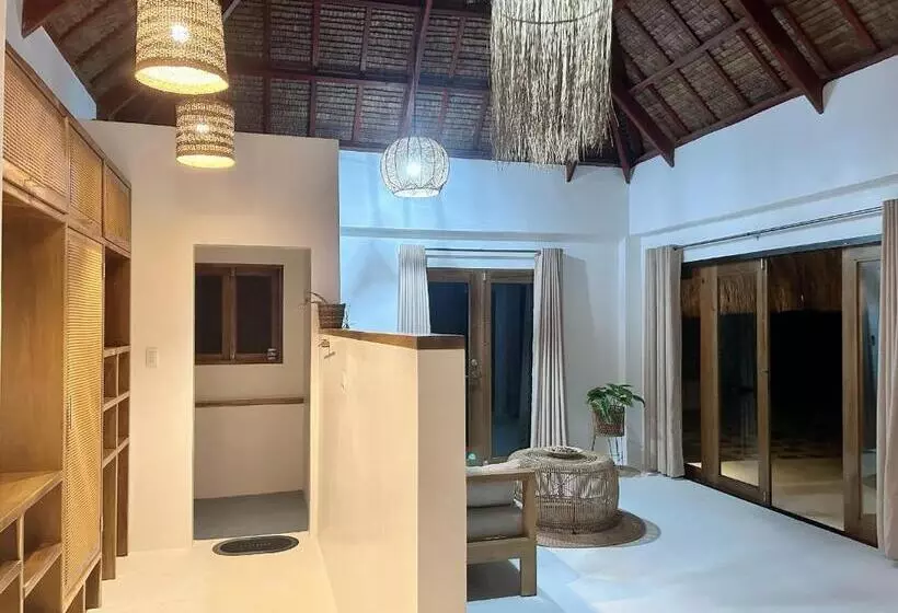 استراحتگاه Yapak Beach Villas