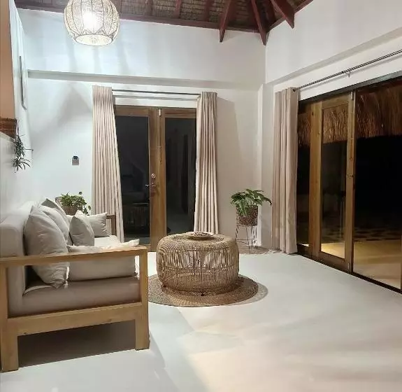 استراحتگاه Yapak Beach Villas
