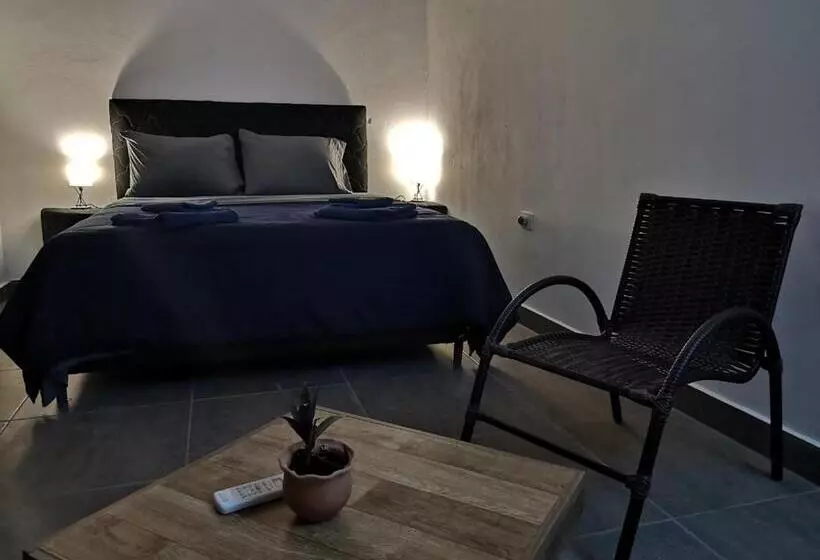 هاستل Adelante   Habitaciones Restaurante Café