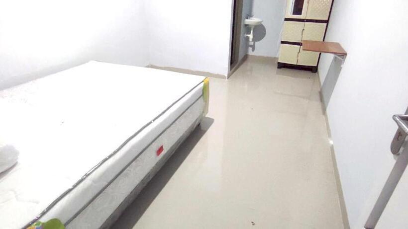 בית מלון כפרי Oyo 93167 Penginapan Noval