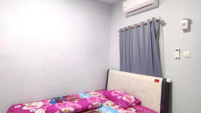 בית מלון כפרי Oyo 93167 Penginapan Noval