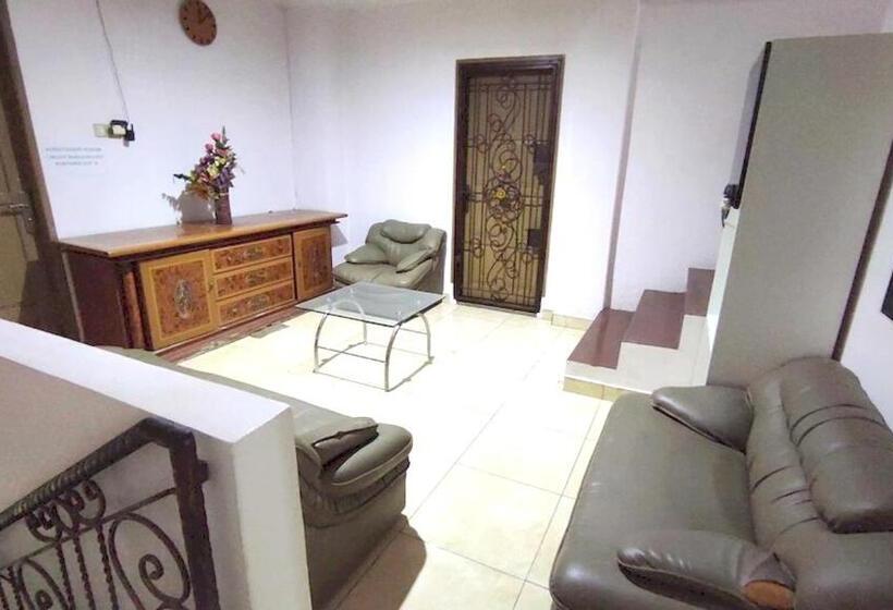 בית מלון כפרי Oyo 93167 Penginapan Noval