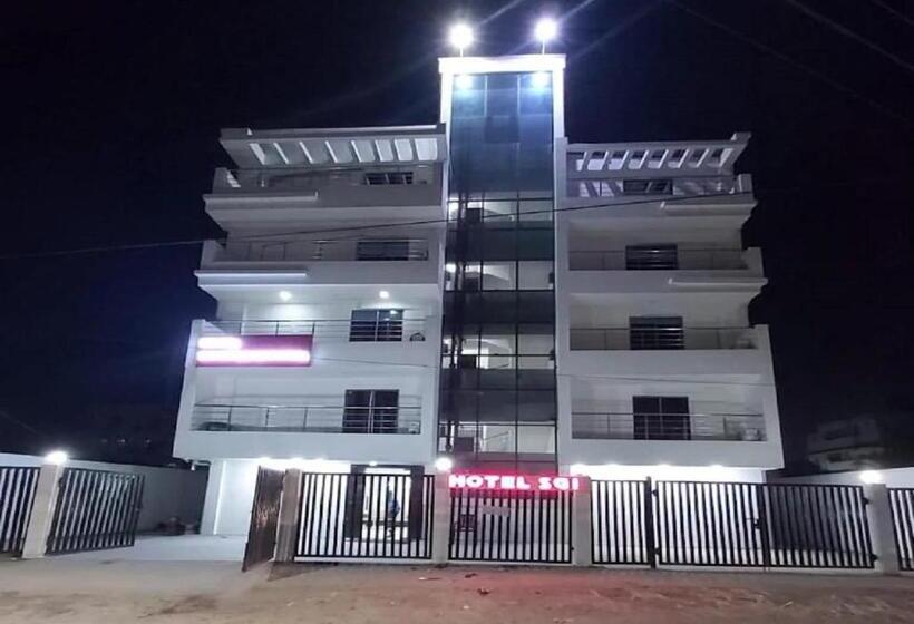 هتل S G International Danapur