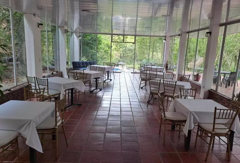 Hotelli Villa Sarita