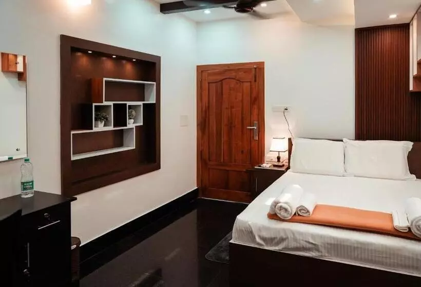 Kalloos Island Backwater Resort