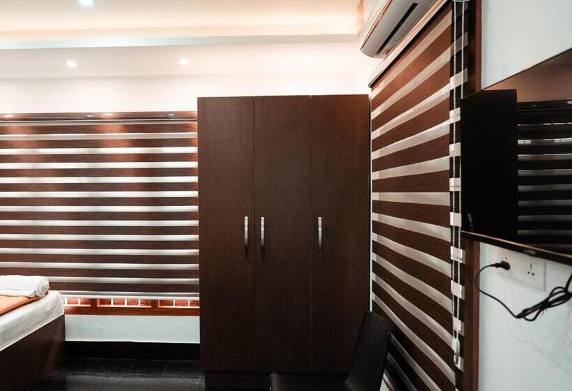 Kalloos Island Backwater Resort