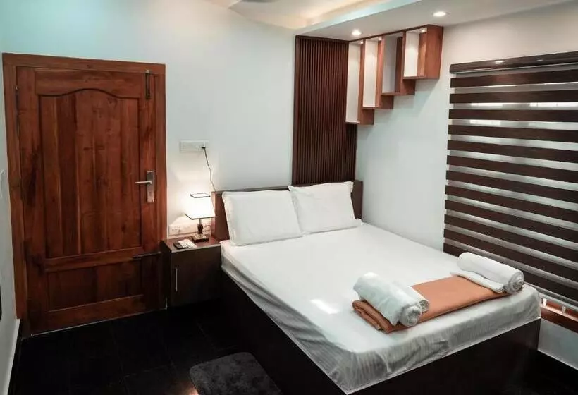 Kalloos Island Backwater Resort