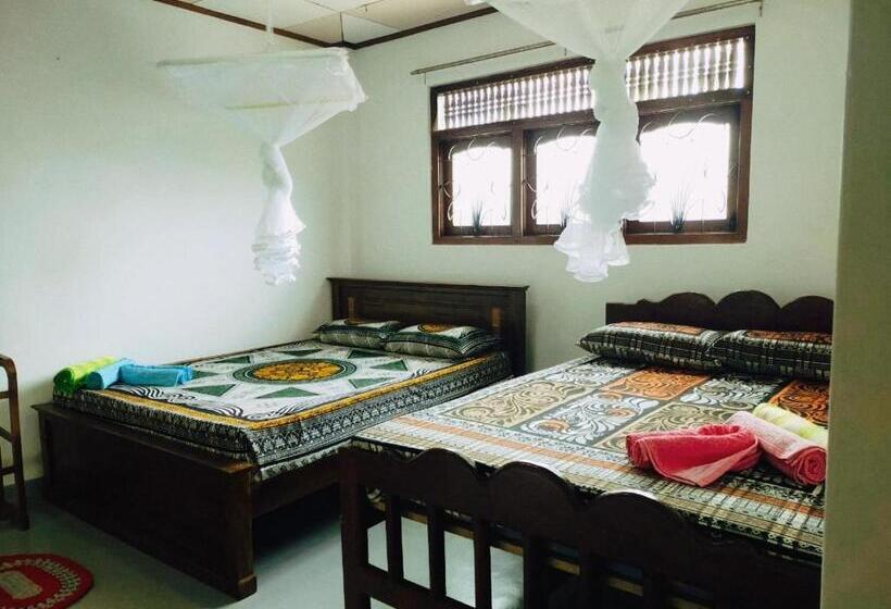 פנסיון Shiloh Home