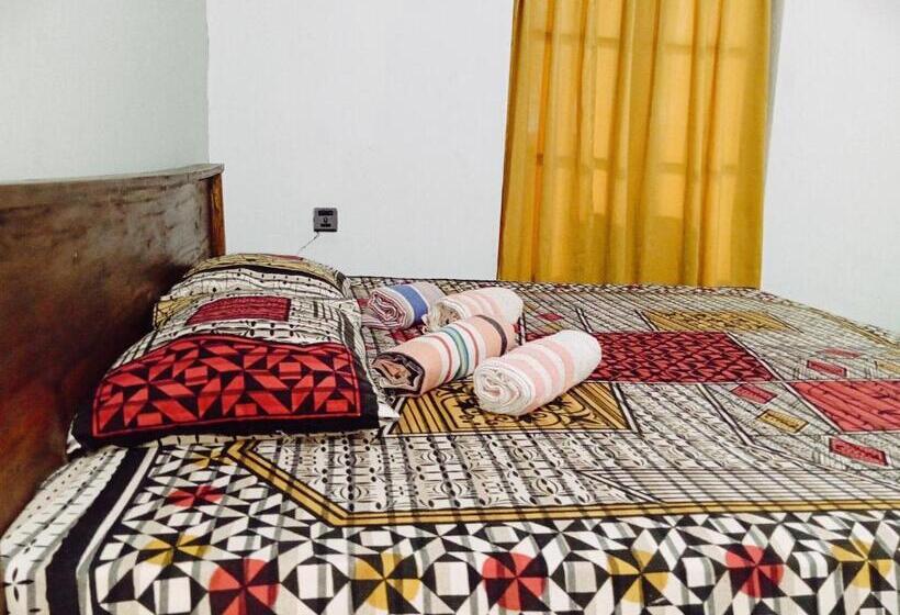 פנסיון Shiloh Home