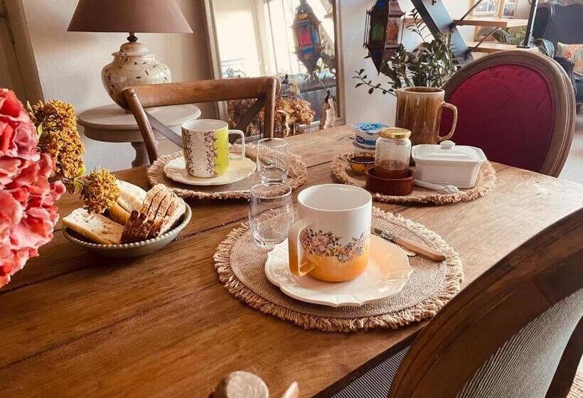 تختخواب و صبحانه Chambre Bohème Chez Rachel