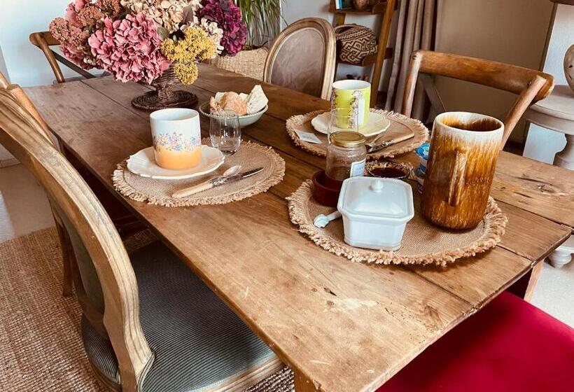 تختخواب و صبحانه Chambre Bohème Chez Rachel