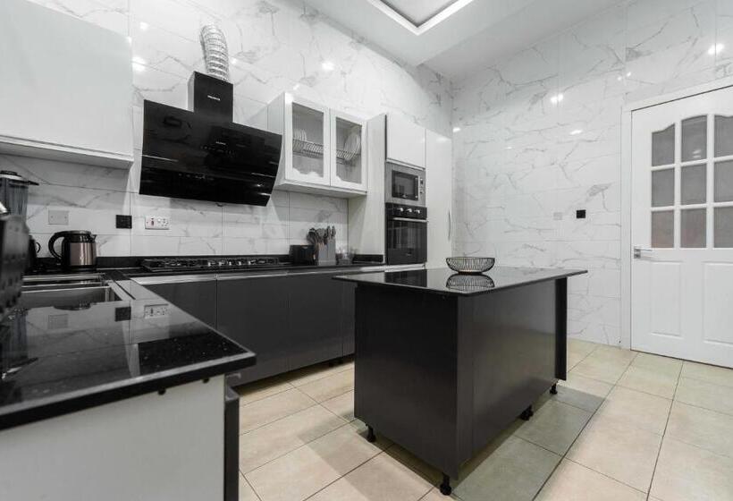 George Residence, Parkview Ikoyi