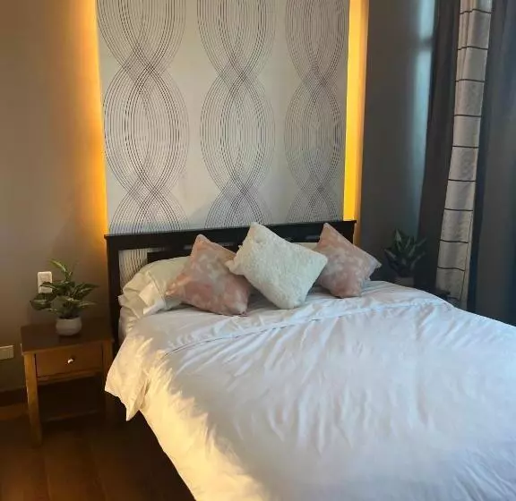 ホテル Appleone Ayala Condo With Balcony