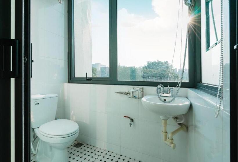 هتل Lif Homes   Ngõ 15 P. Hồ Giám   By Bayluxury