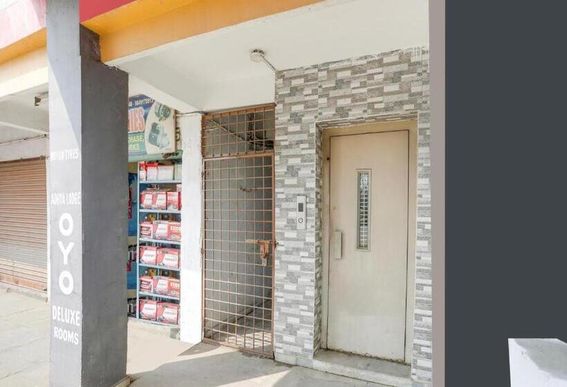 בית מלון כפרי Oyo Flagship Adhya Lodge