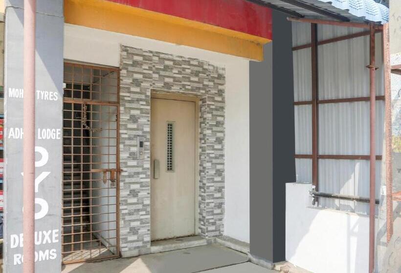 בית מלון כפרי Oyo Flagship Adhya Lodge