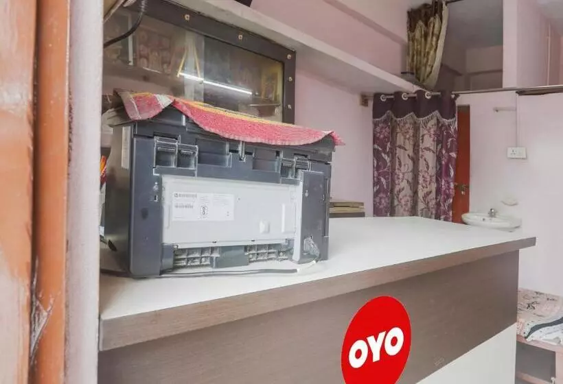 ホテル Oyo Flagship Adhya Lodge