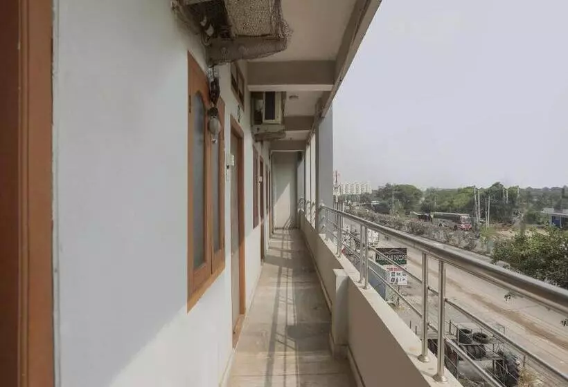 ホテル Oyo Flagship Adhya Lodge