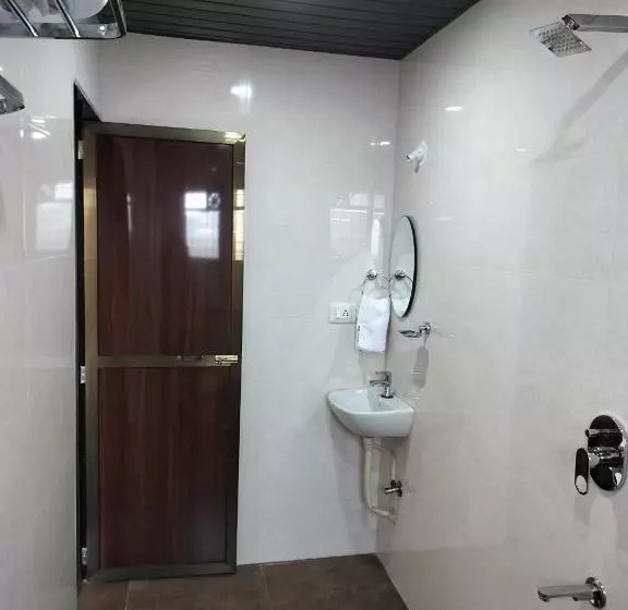 Hotelli O Tripthi Lodging & Boarding