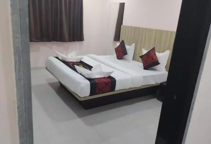Hotelli O Tripthi Lodging & Boarding