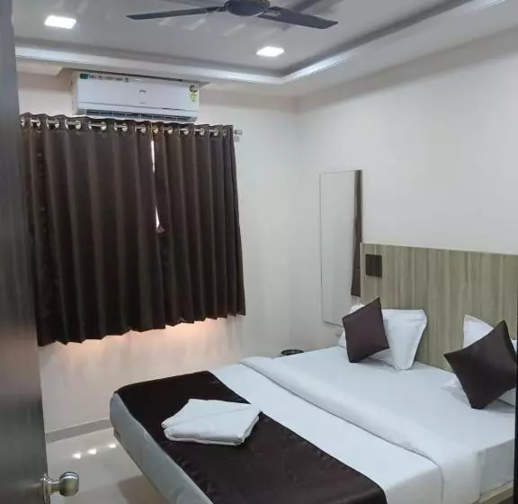 Hotelli O Tripthi Lodging & Boarding