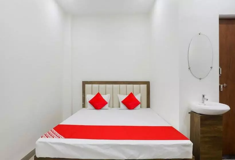 Oyo Flagship Hotel Rahul Service Appartment 2