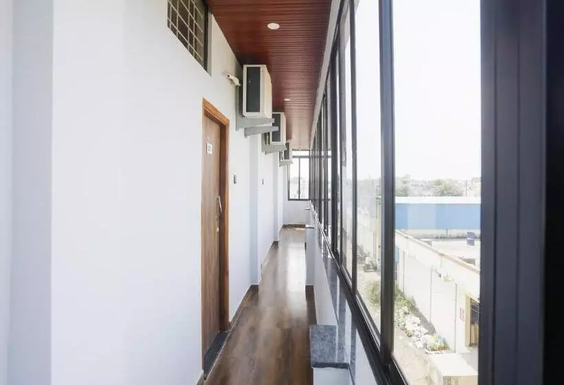 Oyo Flagship Hotel Rahul Service Appartment 2