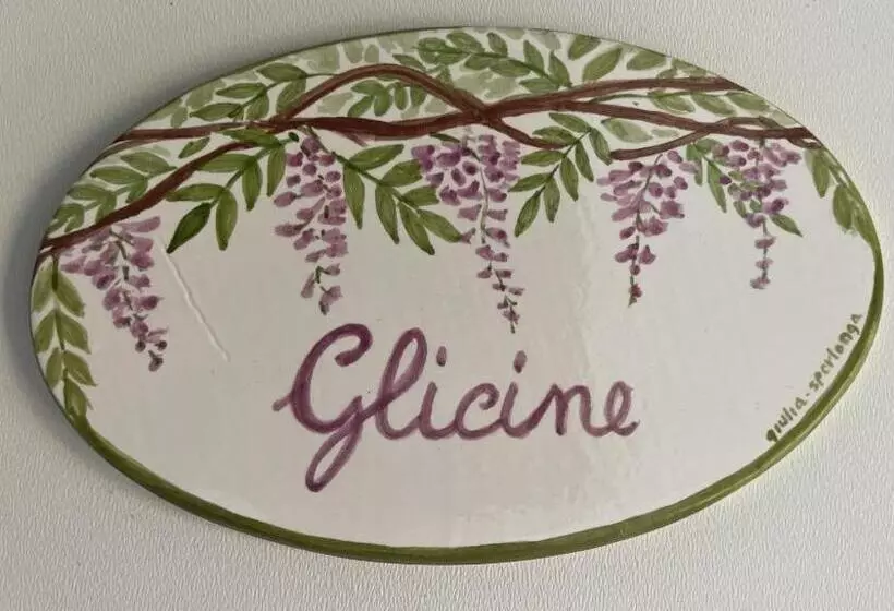 Majatalo Glicine Room Sperlongaresort