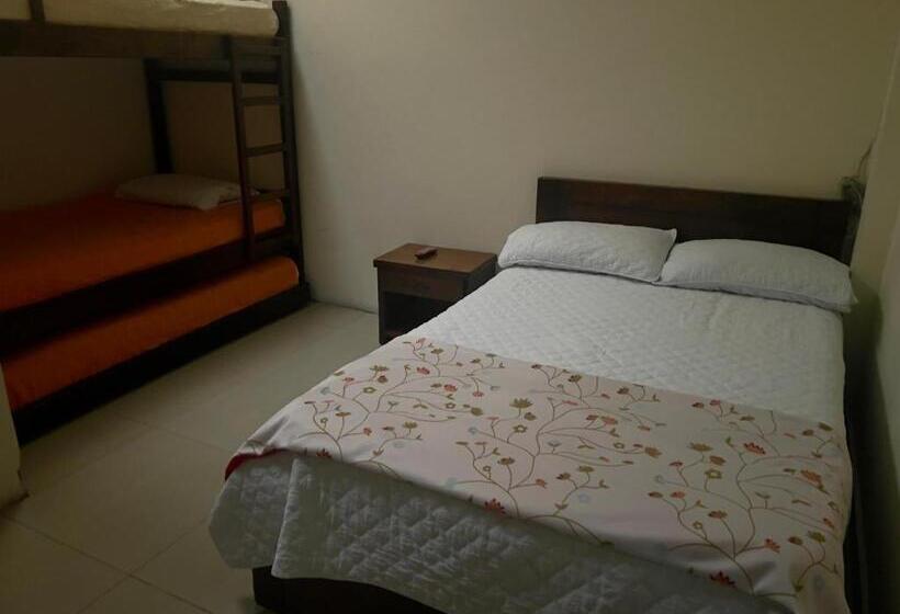 بنسيون Hostal Zaguán Caldense