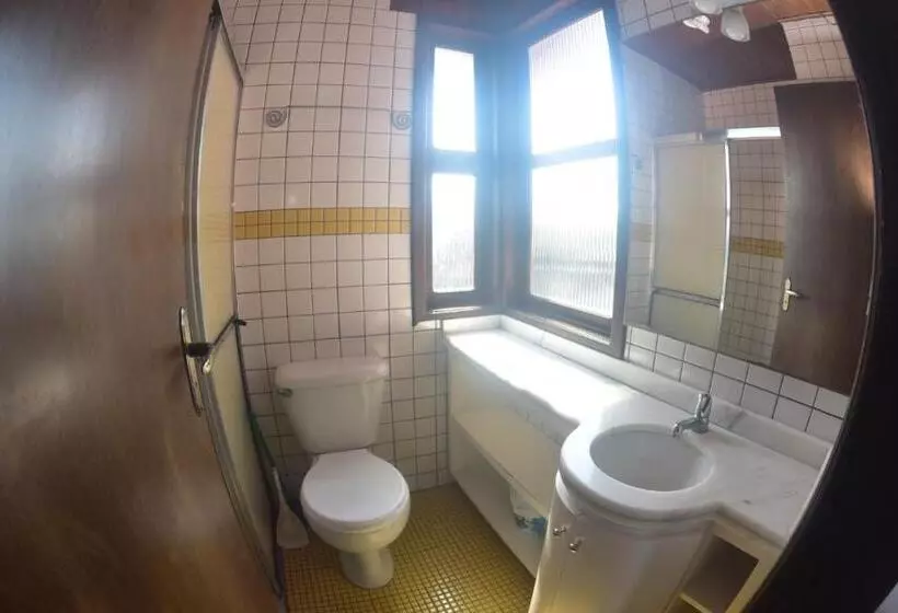 ペンション Pousada Quintal !